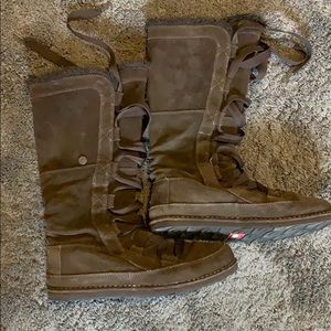 The North Face Lace Up Winter Boots size 9.5